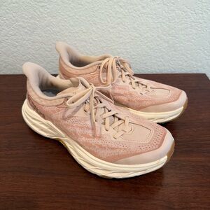 Hoka SpeedGoat 5 Pink and Cream - Size 7.5 - Near New